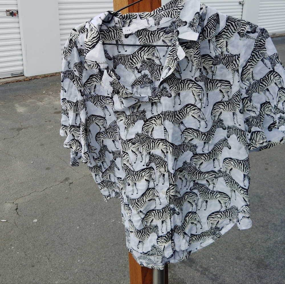 Chic Zebra Pattern Blouse - Picture 2 of 5